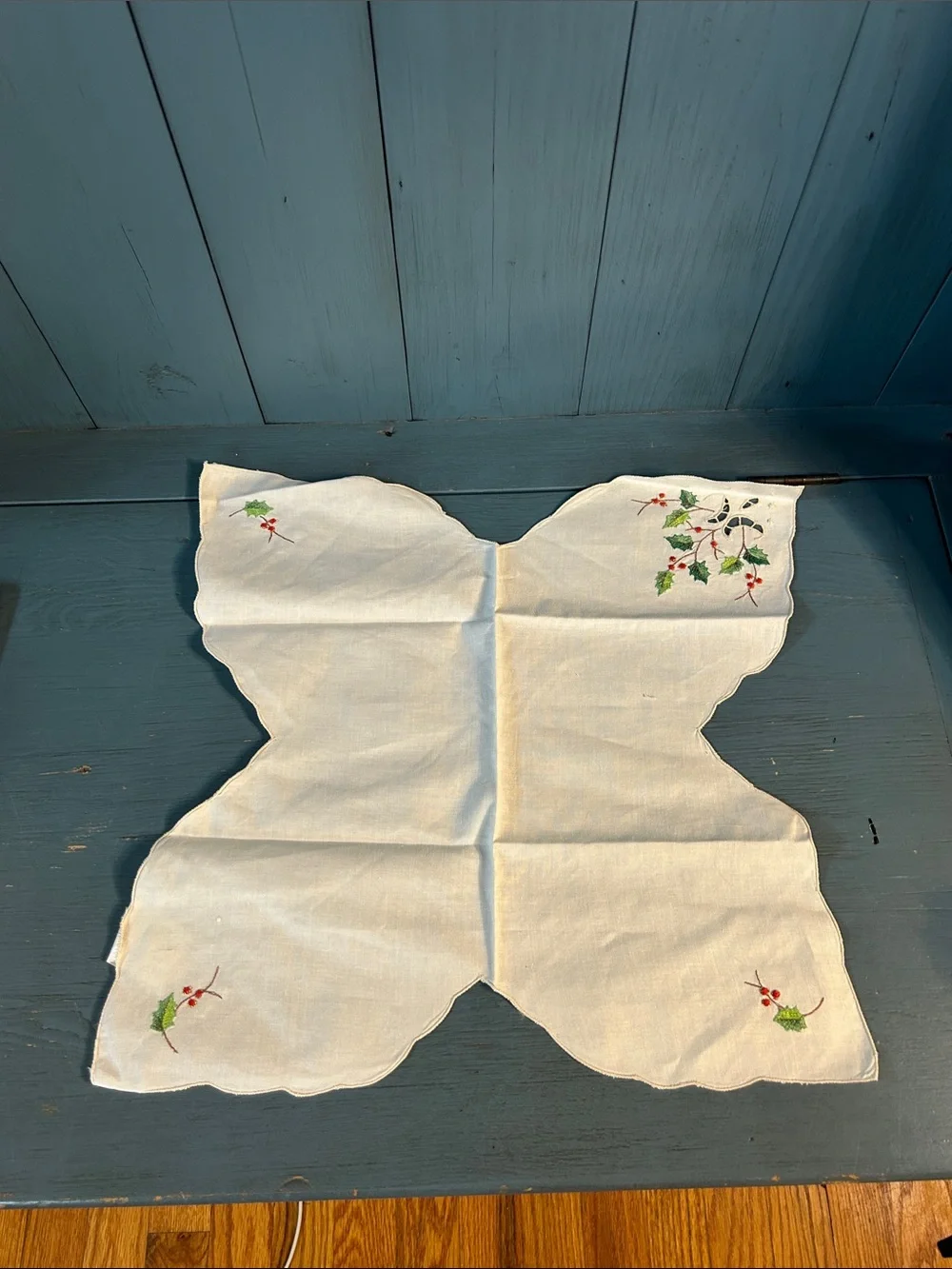 Lenox Embroidered Cream Holiday Butterfly Table Topper | Basket Bread Warmer